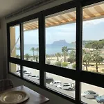 Luxurious Seafront *