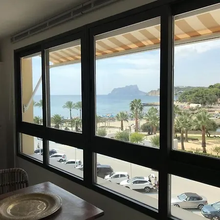 Luxurious Seafront *